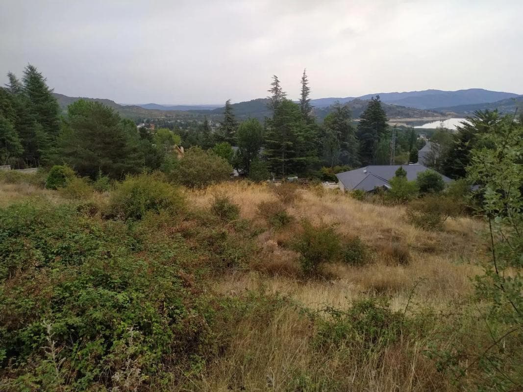 Terreno en venta en Navacerrada, Madrid photo 2