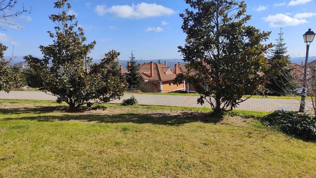 Terreno en venta en San Lorenzo de El Escorial, Madrid photo 2