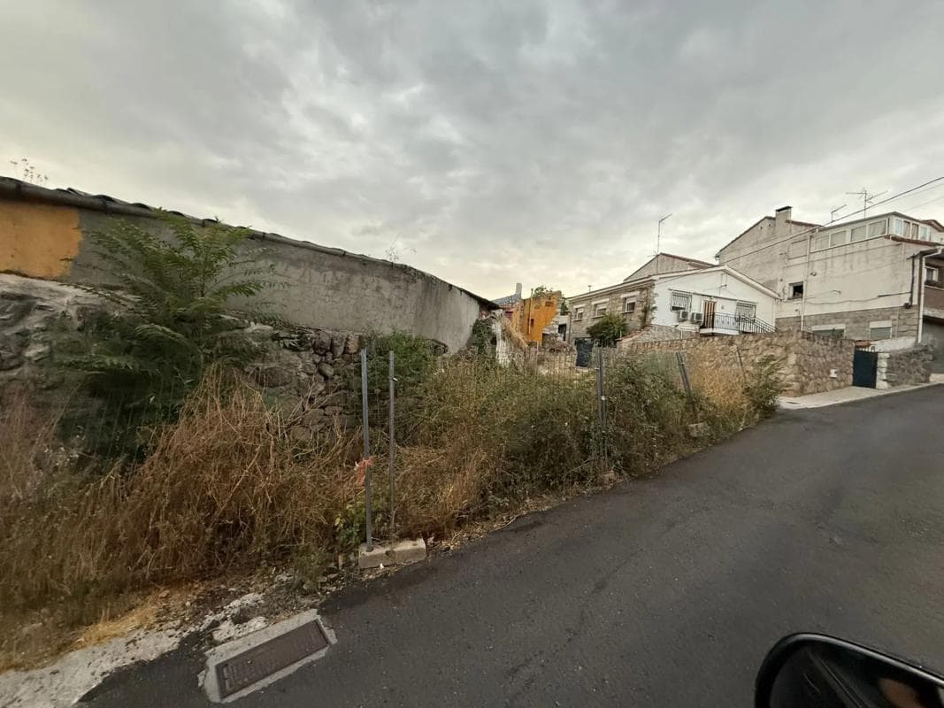 Terreno en venta en Valdemorillo, Madrid photo 4