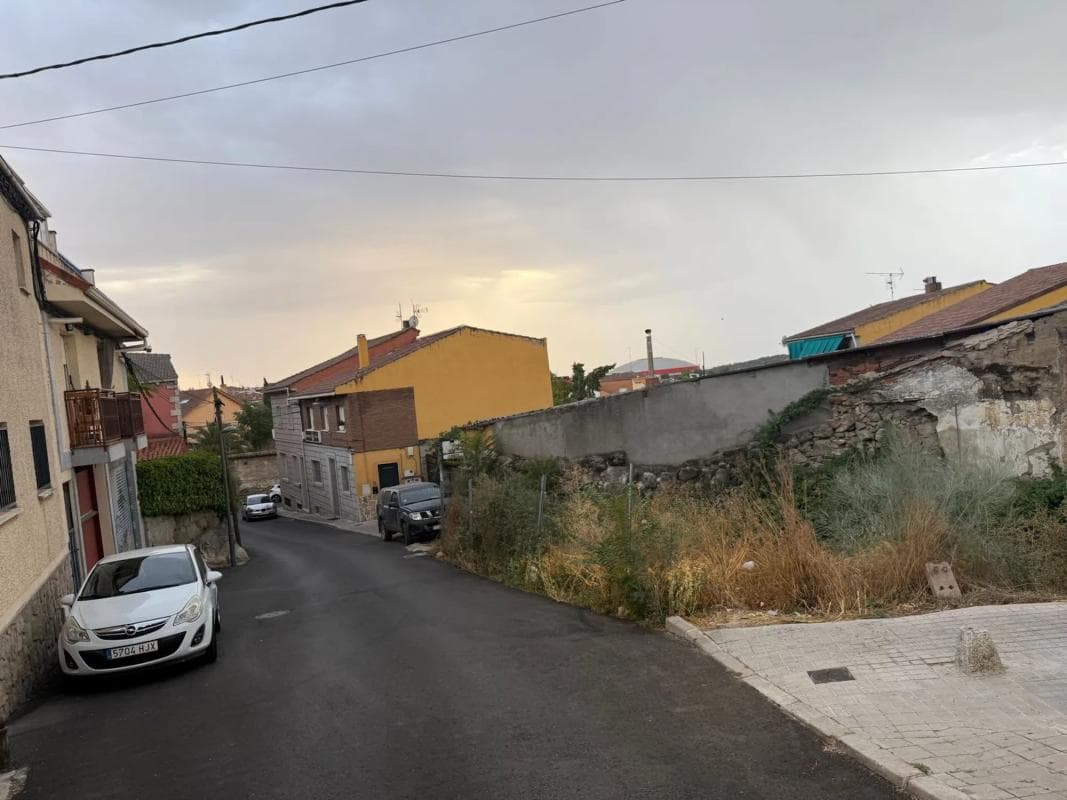 Terreno en venta en Valdemorillo, Madrid photo 5
