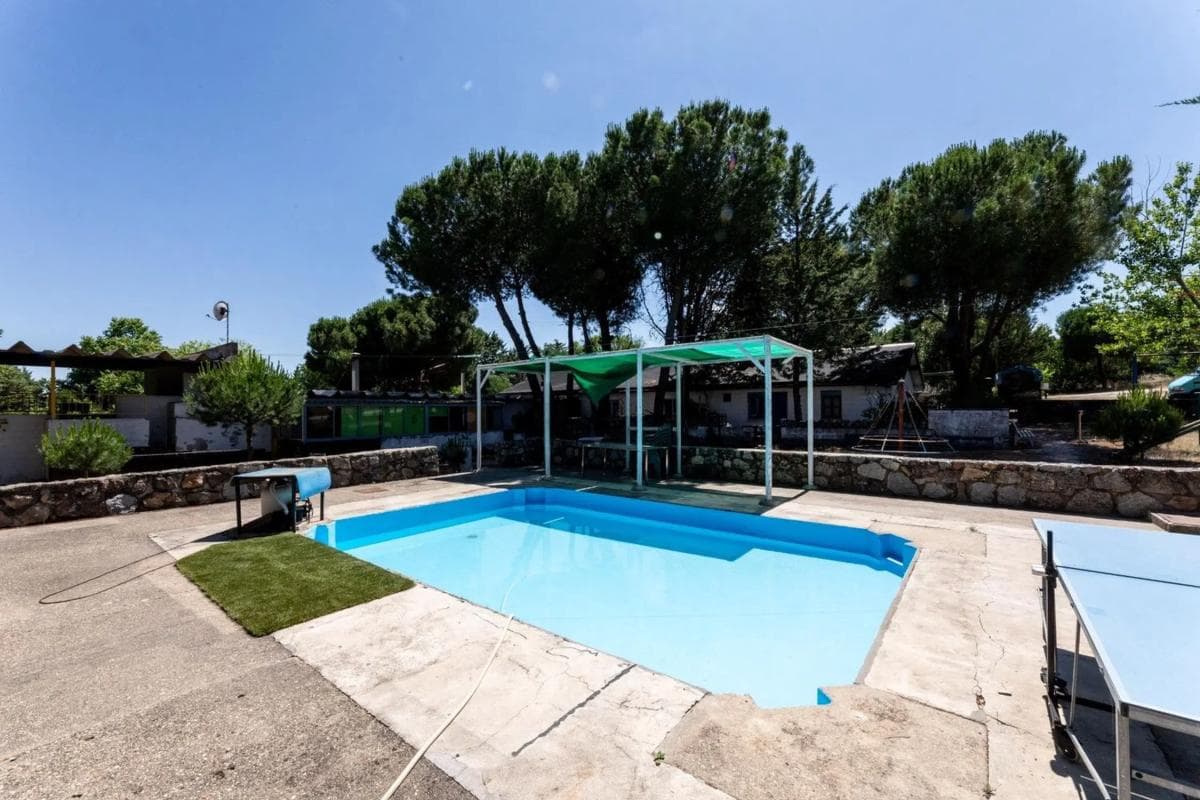 Terreno en venta en Valdemorillo, Madrid photo 2