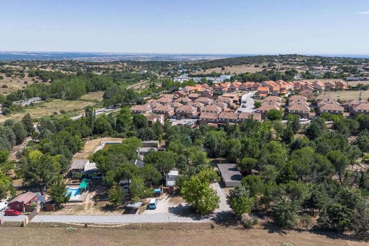 Terreno en venta en Valdemorillo, Madrid photo 5