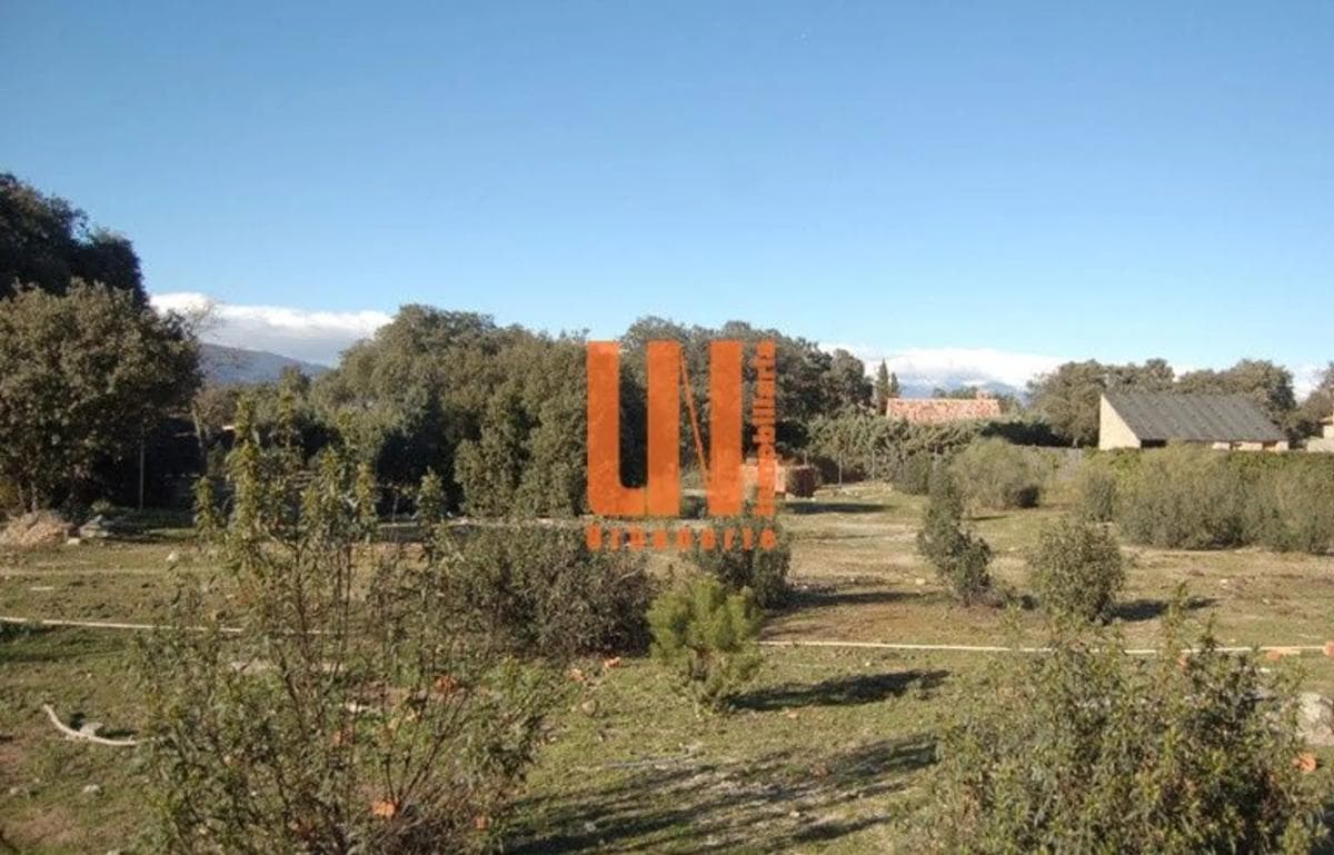 Terreno en venta en Valdemorillo, Madrid photo 4