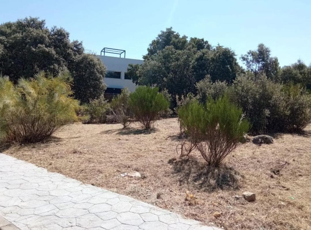 Terreno en venta en Valdemorillo, Madrid photo 2
