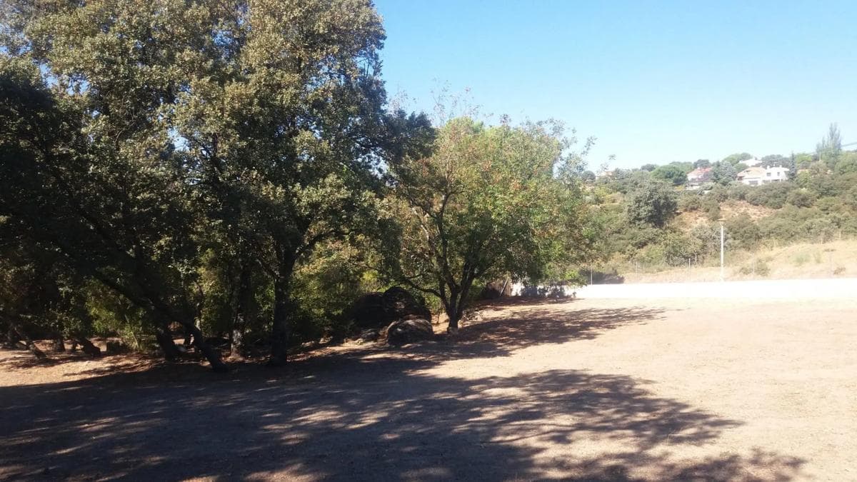 Terreno en venta en Valdemorillo, Madrid photo 3