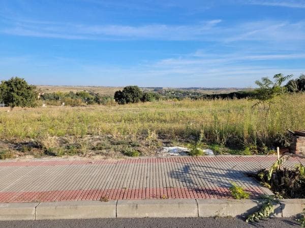 Terreno en calle Golondrina, 22 -24 photo 1