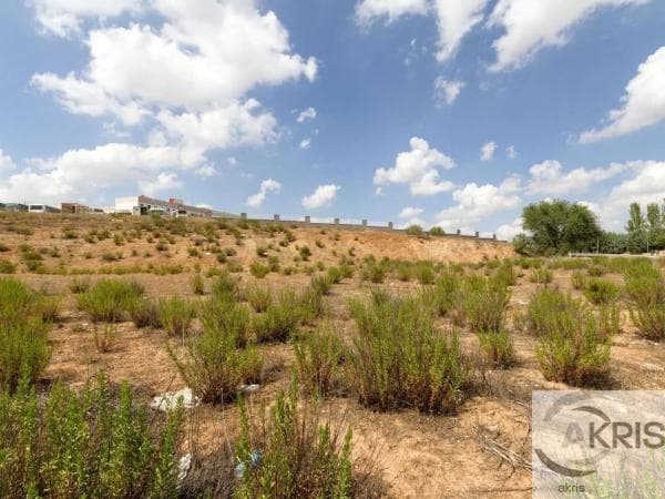 Terreno en carretera de Ajalvir thumbnail 1