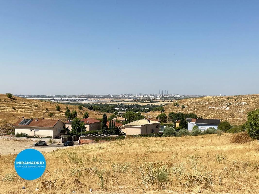 Terreno en venta en Paracuellos de Jarama, Madrid photo 2