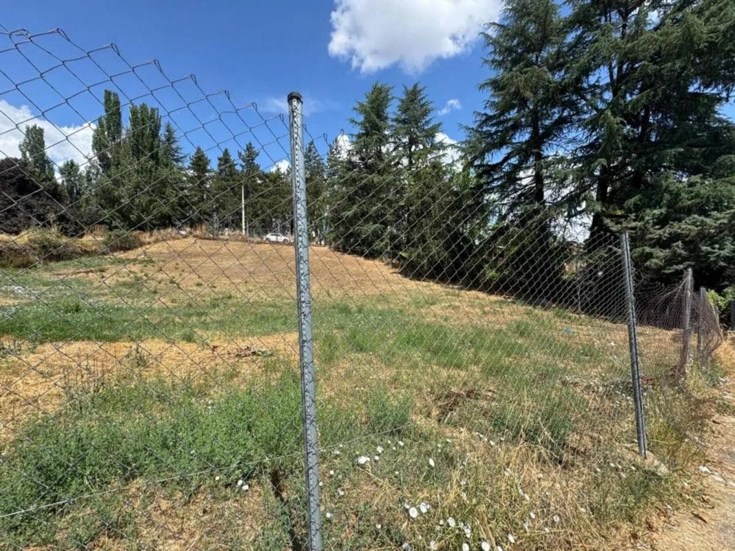 Terreno en venta en Buitrago del Lozoya, Madrid photo 4