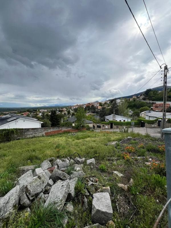 Terreno en venta en Miraflores de la Sierra, Madrid photo 3
