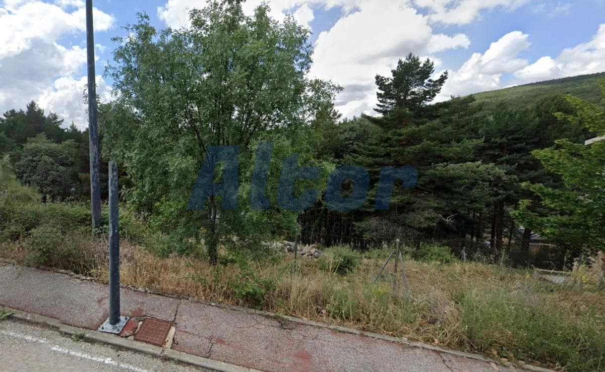 Terreno en venta en Miraflores de la Sierra, Madrid photo 3