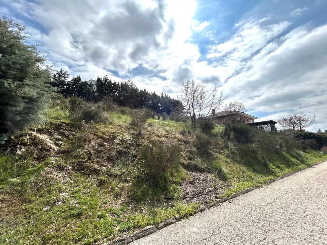 Terreno en venta en Soto del Real, Madrid photo 3