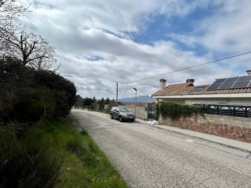Terreno en venta en Soto del Real, Madrid photo 4