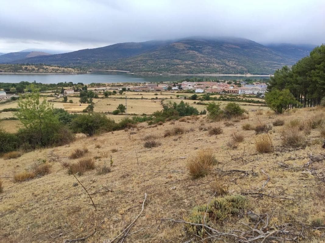 Terreno en venta en Lozoya, Madrid photo 2