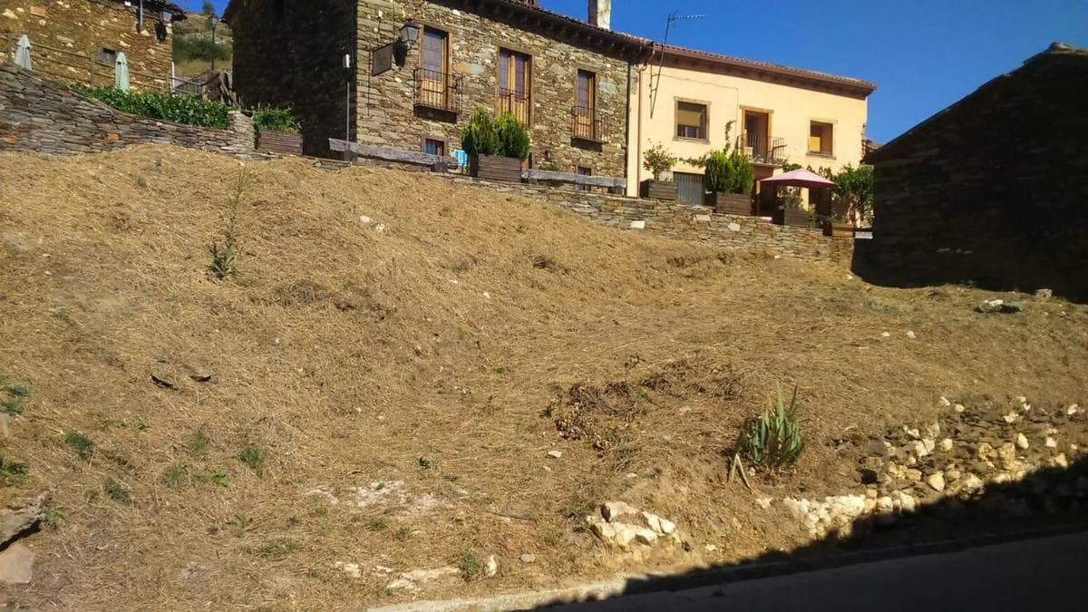 Terreno en venta en La Hiruela, Madrid photo 2