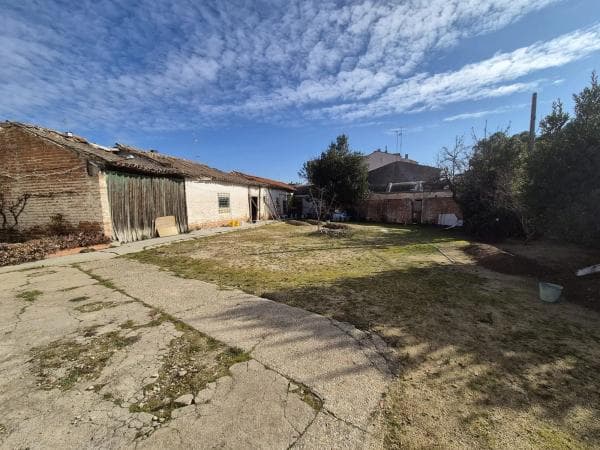 Terreno en calle de las Huertas thumbnail 1