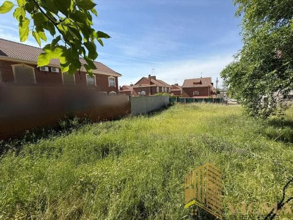 Terreno en calle de las Rosas thumbnail 1