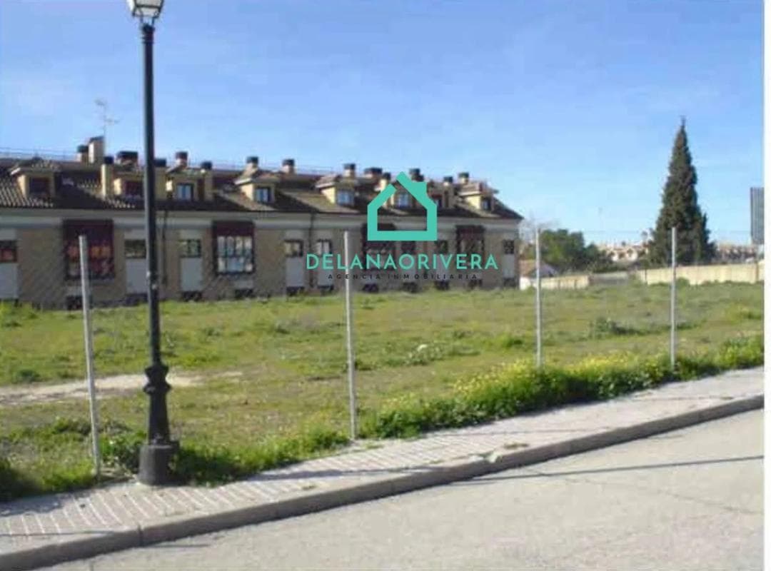 Terreno en venta en Serranillos del Valle, Madrid photo 4