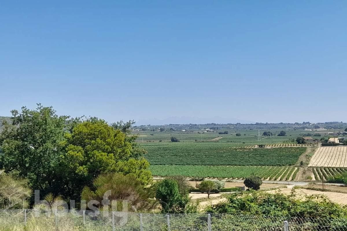Terreno en venta en Pacs del Penedès, Barcelona photo 2