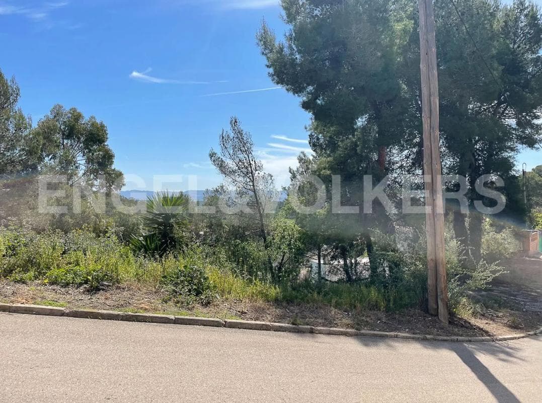 Terreno en venta en Font-Rubí, Barcelona photo 2