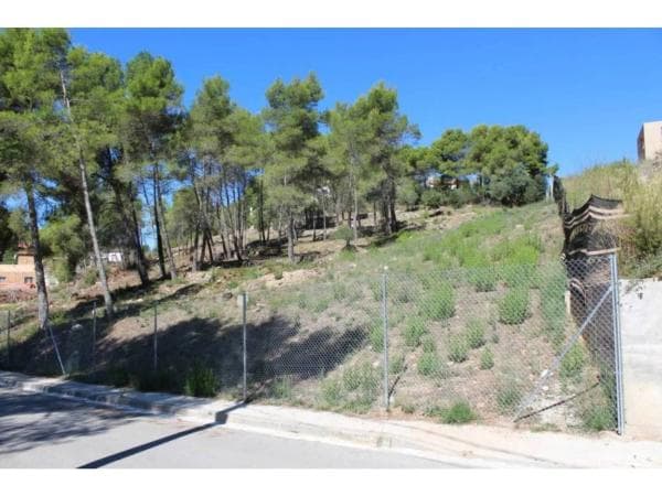 Terreno en calle Montserrat thumbnail 1