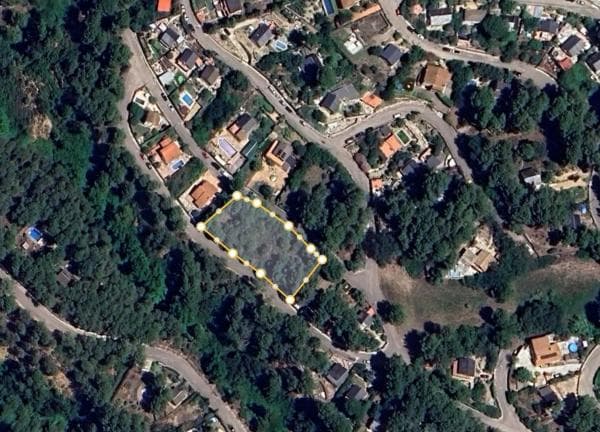 Terreno en calle Avets, 7 photo