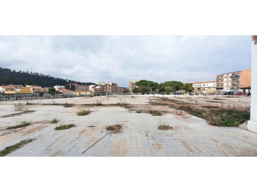 Terreno en venta en Sant Vicenç de Castellet, Barcelona photo 3
