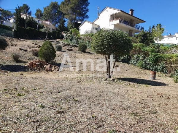 Terreno en via Doctor Josep Maria Tarruella thumbnail 2