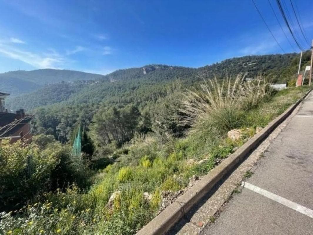 Terreno en venta en Vallirana, Barcelona photo 3