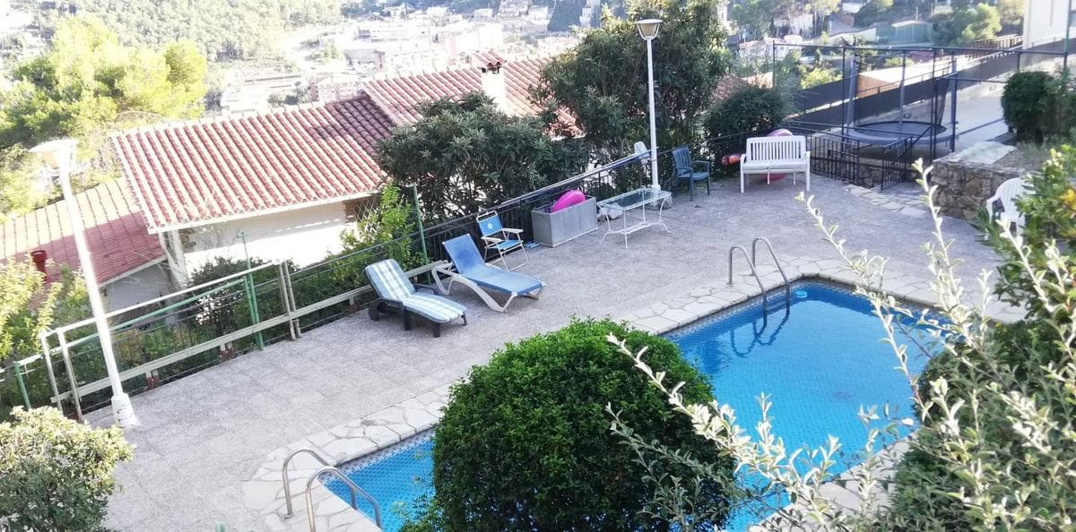Terreno en venta en Vallirana, Barcelona photo 3