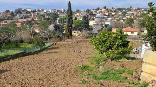 Terreno en calle Carrilet photo 1