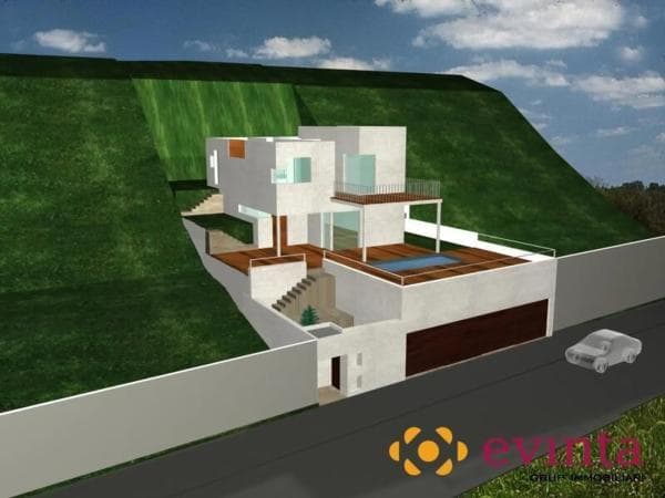 Terreno en calle Puigmal photo 2