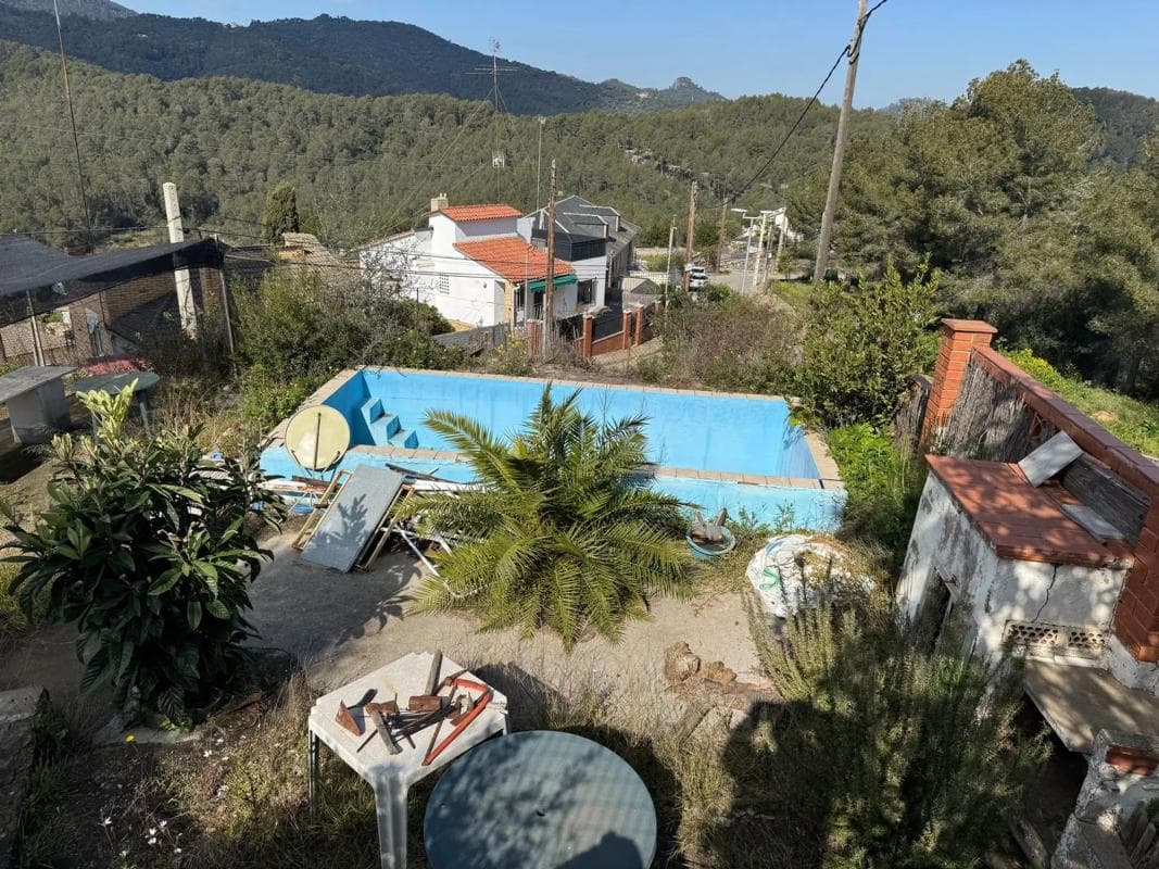 Terreno en venta en Corbera de Llobregat, Barcelona photo 3