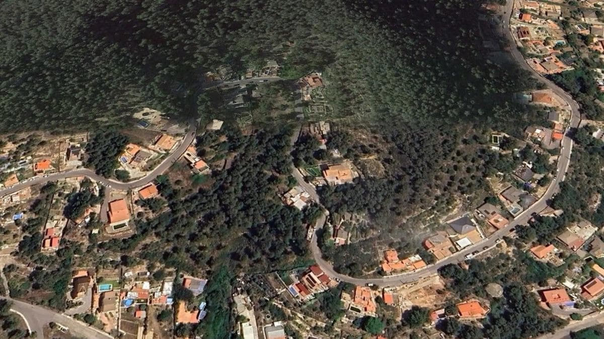 Terreno en venta en Vallirana, Barcelona photo 3