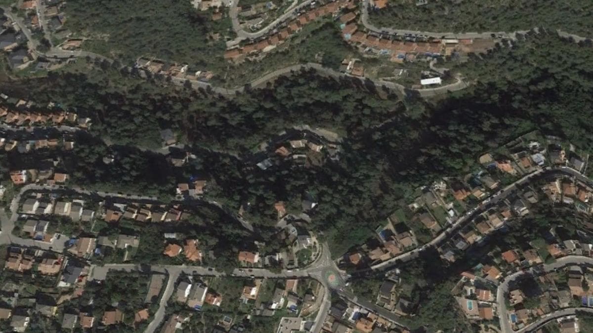 Terreno en venta en Vallirana, Barcelona photo 3