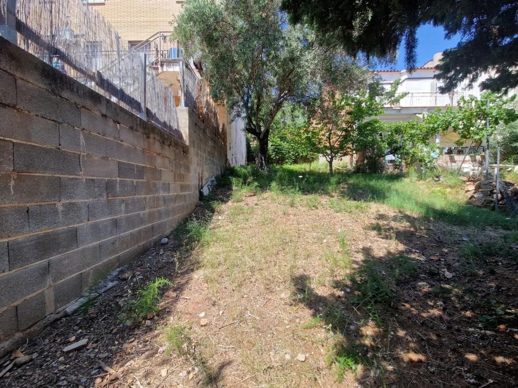 Terreno en venta en Vallirana, Barcelona photo 2