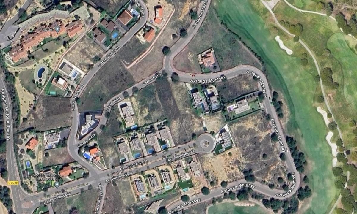Terreno en venta en Sant esteve Sesrovires, Barcelona photo 2