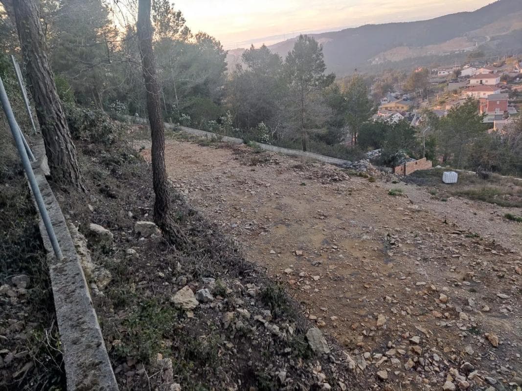 Terreno en venta en Vallirana, Barcelona photo 3