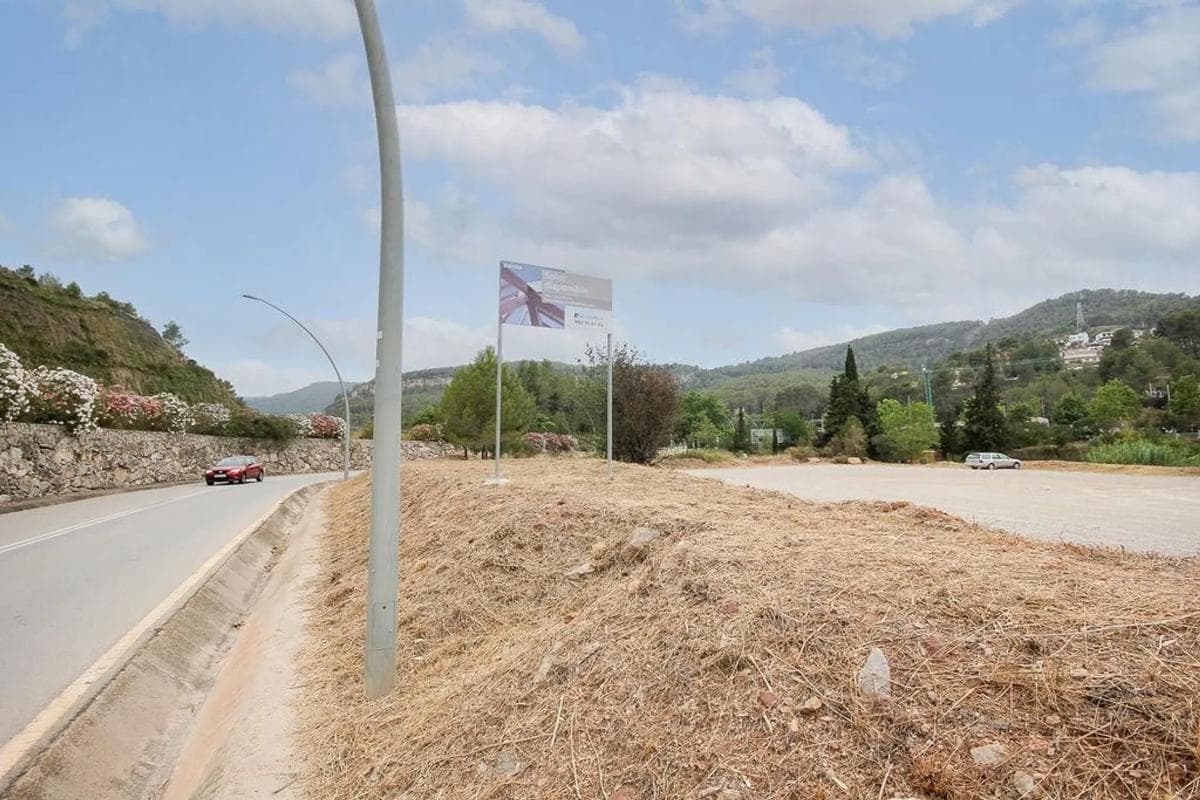 Terreno en venta en Vallirana, Barcelona photo 2