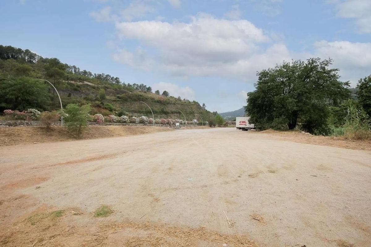 Terreno en venta en Vallirana, Barcelona photo 4