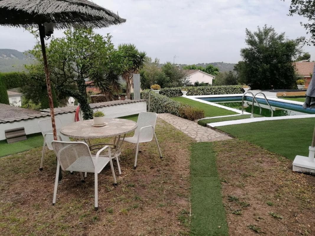 Terreno en venta en Cervelló, Barcelona photo 2