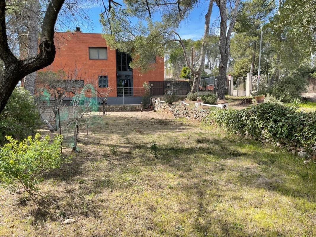Terreno en venta en Sant Andreu de la Barca, Barcelona photo 3