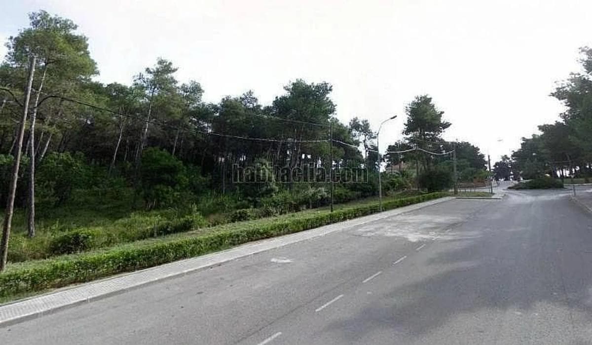 Terreno en venta en Vallirana, Barcelona photo 3