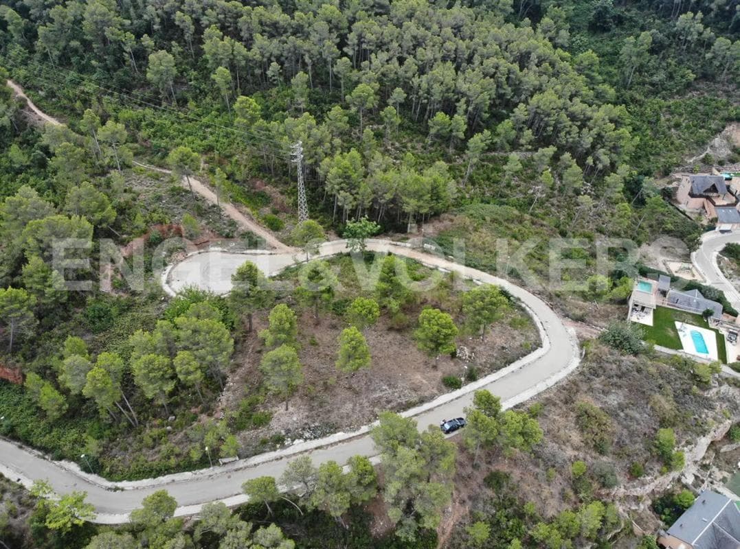 Terreno en venta en Vallirana, Barcelona photo 4