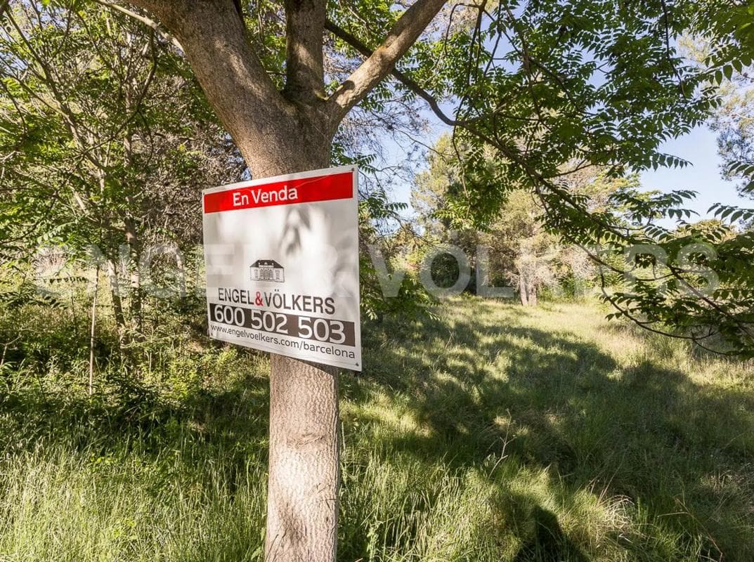 Terreno en venta en Castellví de Rosanes, Barcelona photo 3