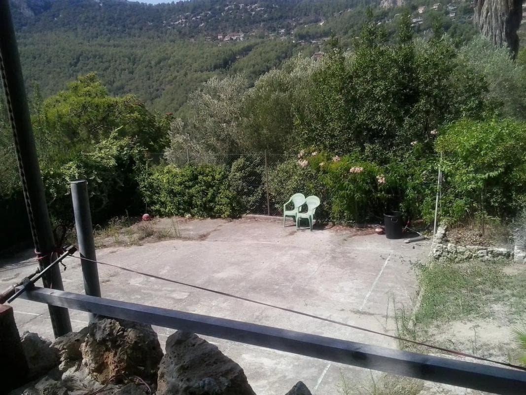 Terreno en venta en Vallirana, Barcelona photo 3