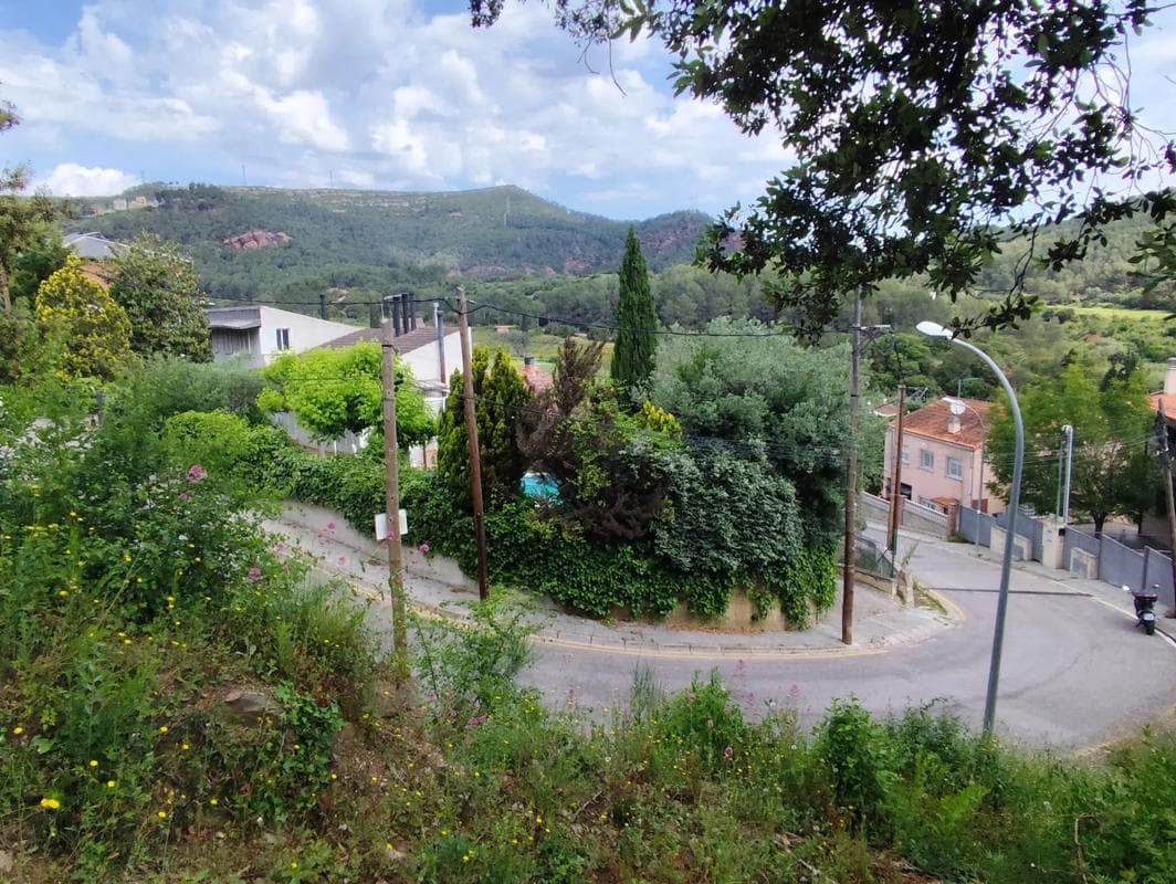 Terreno en venta en Torrelles de Llobregat, Barcelona photo 2