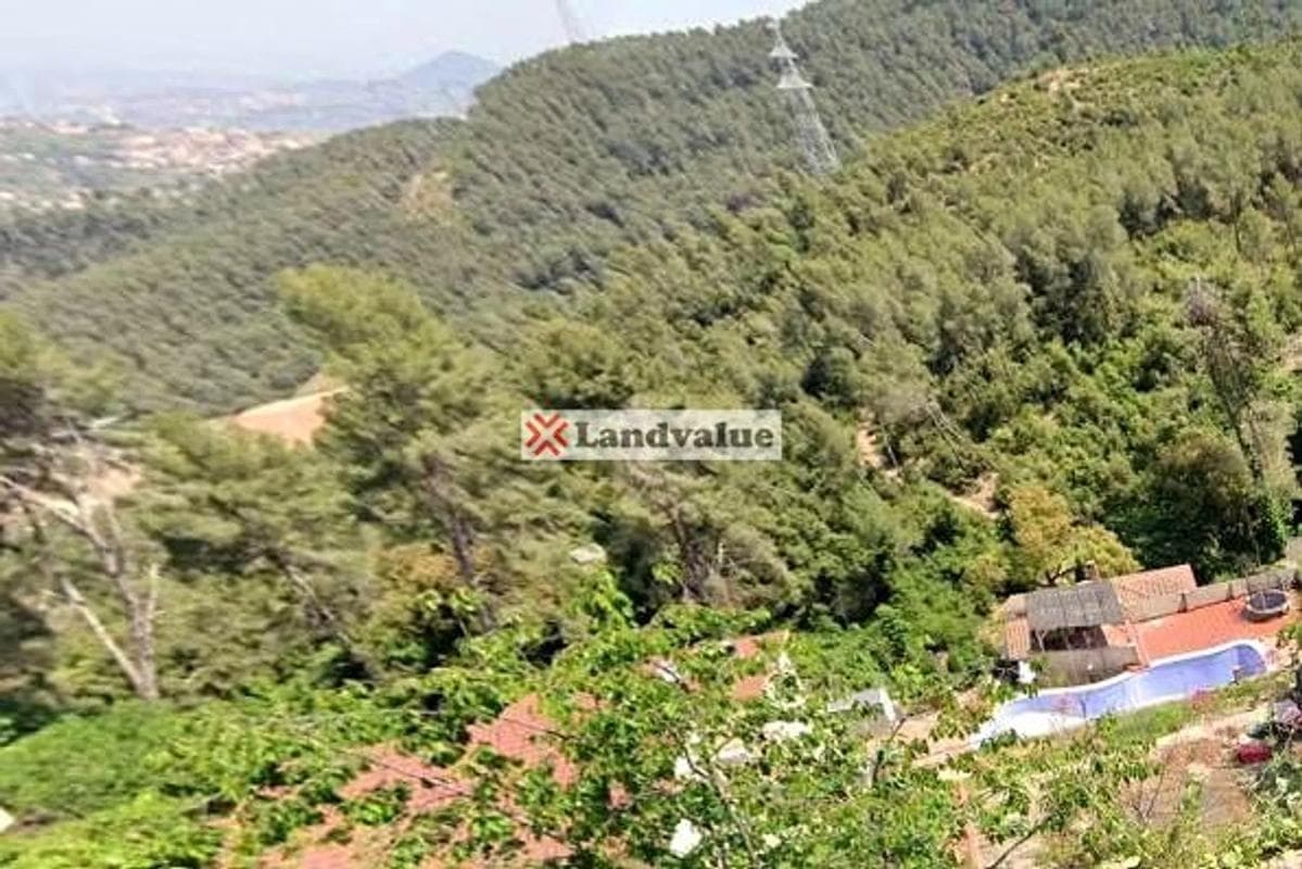 Terreno en venta en Torrelles de Llobregat, Barcelona photo 4