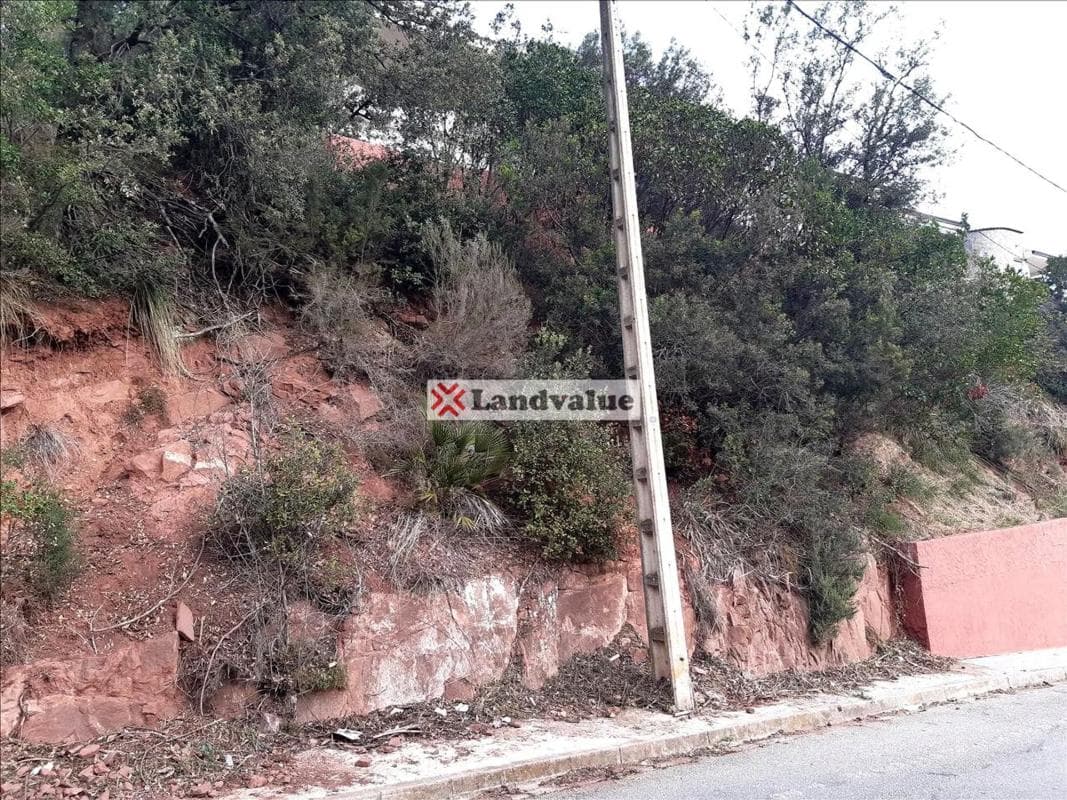 Terreno en venta en Torrelles de Llobregat, Barcelona photo 3