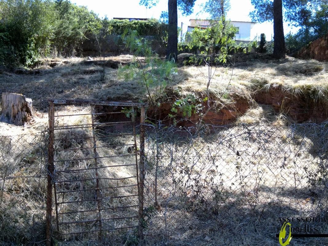 Terreno en venta en Torrelles de Llobregat, Barcelona photo 3